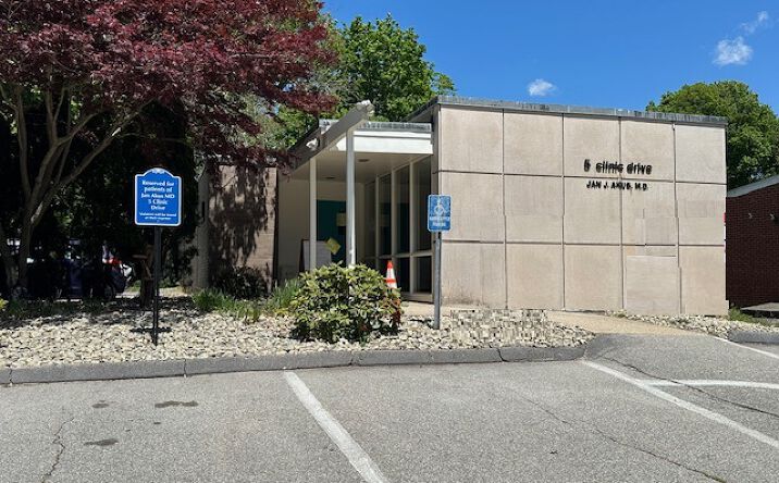 Pictures of Office property located at 5 Clinic Dr, Norwich, CT 06360 for sales - image #1