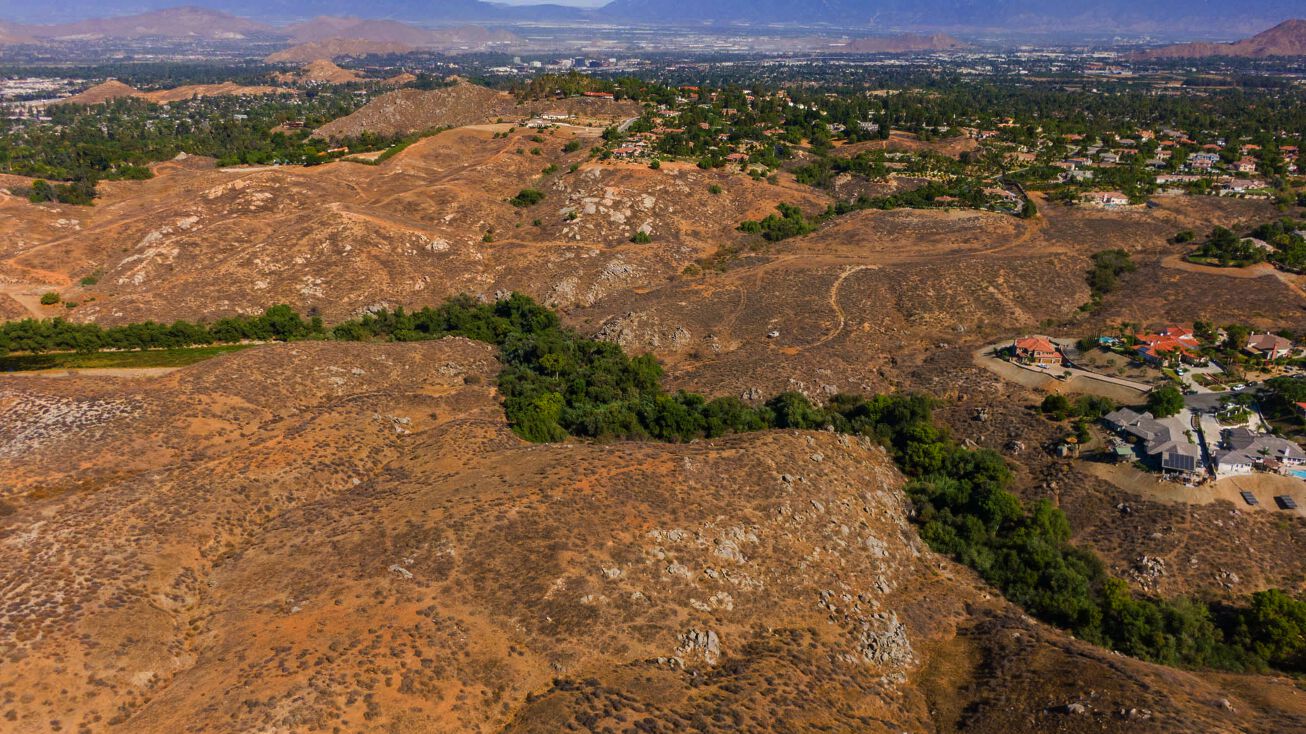 Cresthaven Dr, Riverside, CA 92506