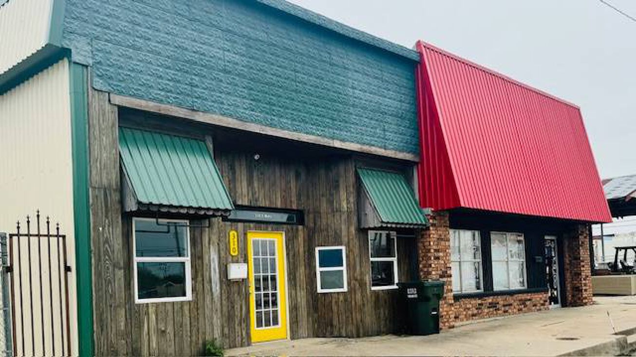 310 E Main St, Madill, OK 73446