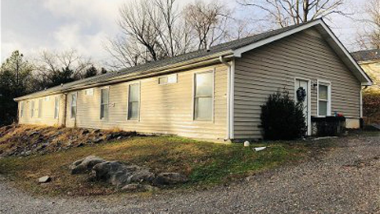 185 Oak St, Clarksville, TN 37042