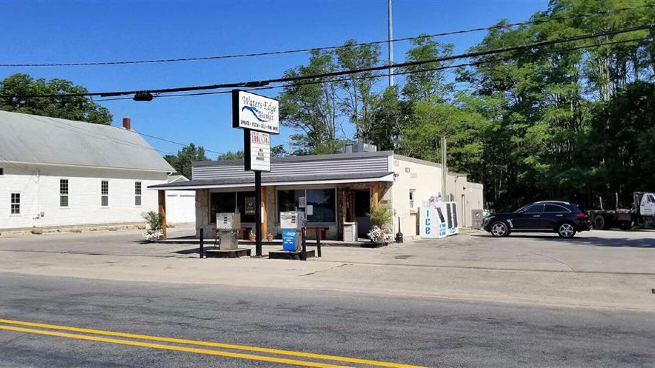 7262 Cairn Hwy, Kewadin, MI 49648