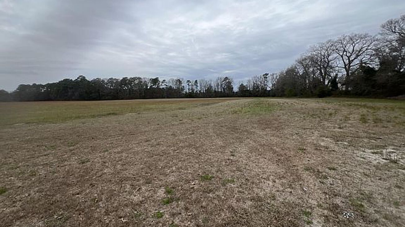 6370 Parkton Rd, Parkton, NC 28371