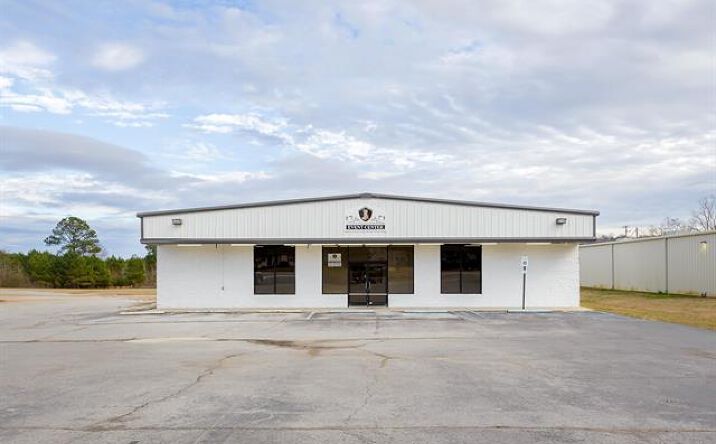 Pictures of Retail property located at 1814 George Wallace Hwy, Russellville, AL 35654 for sales - image #1
