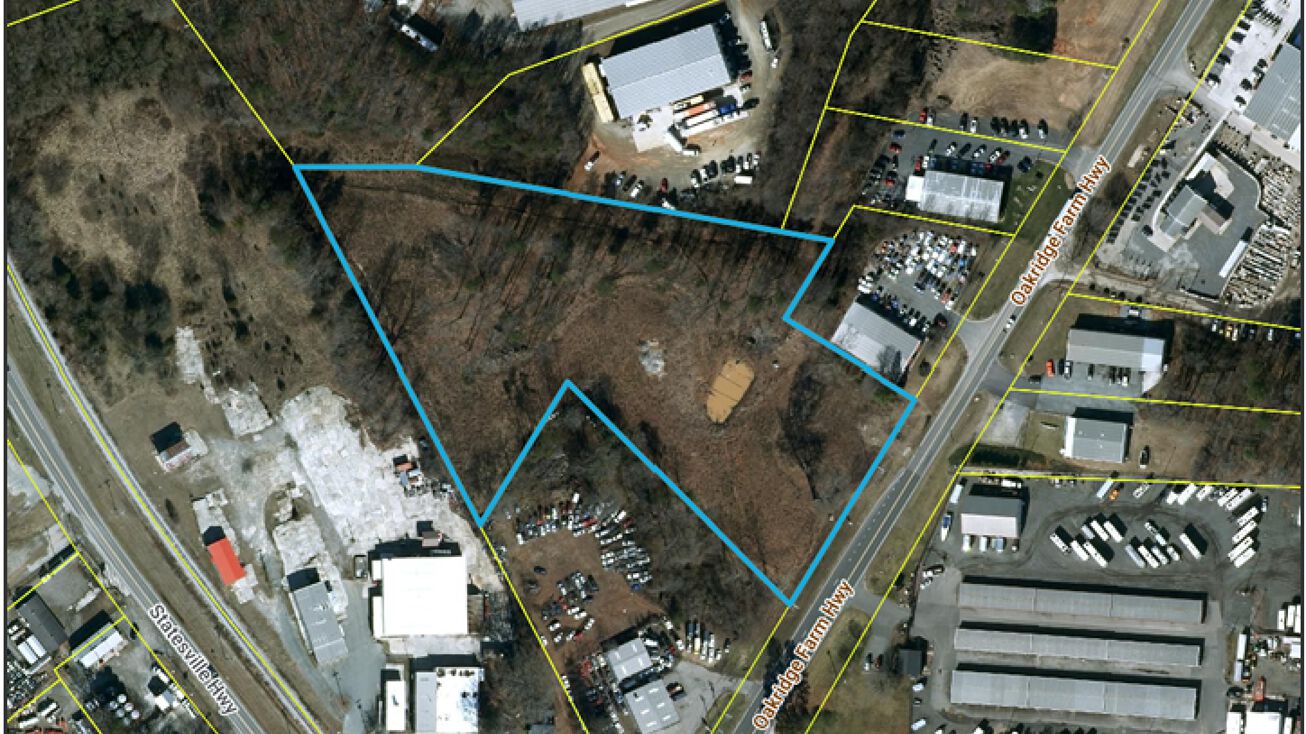 611 Oakridge Farm Hwy, Mooresville, NC 28115