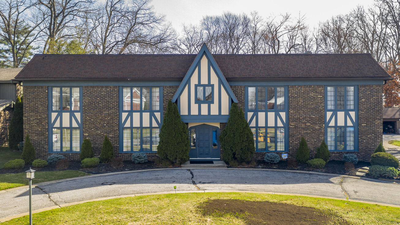 4136 Stonehenge Dr, Sylvania, OH 43560