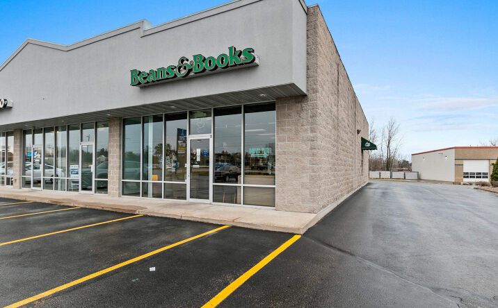 Pictures of Retail property located at 1235 E Green Bay St, Shawano, WI 54166 for comps - image #1