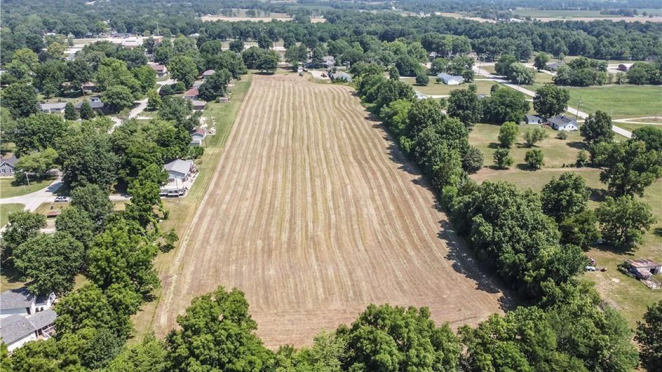 E Vine Street, Lacygne, KS 66040