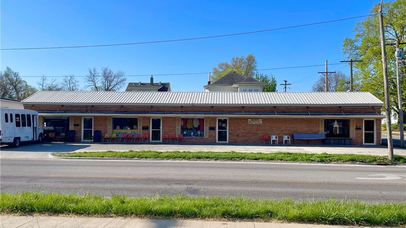 400 E 9th Street, Trenton, MO 64683 | Crexi.com