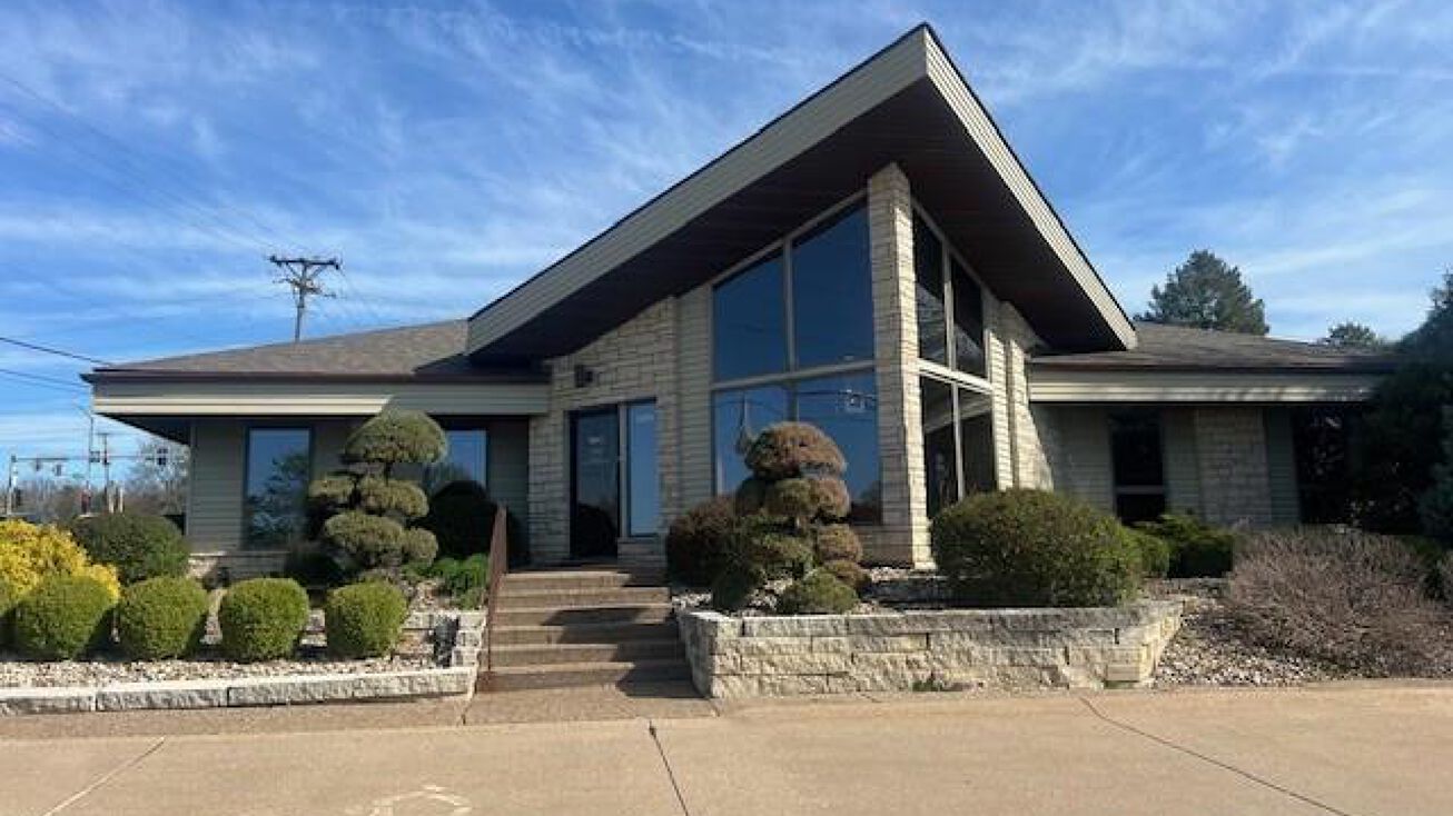 3575 JERSEY RIDGE Road, Davenport, IA 52807 | Crexi.com