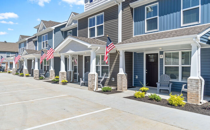 Pictures of Multifamily property located at 2299 Raleigh Ct, Clarksville, TN 37043 for sales - image #1