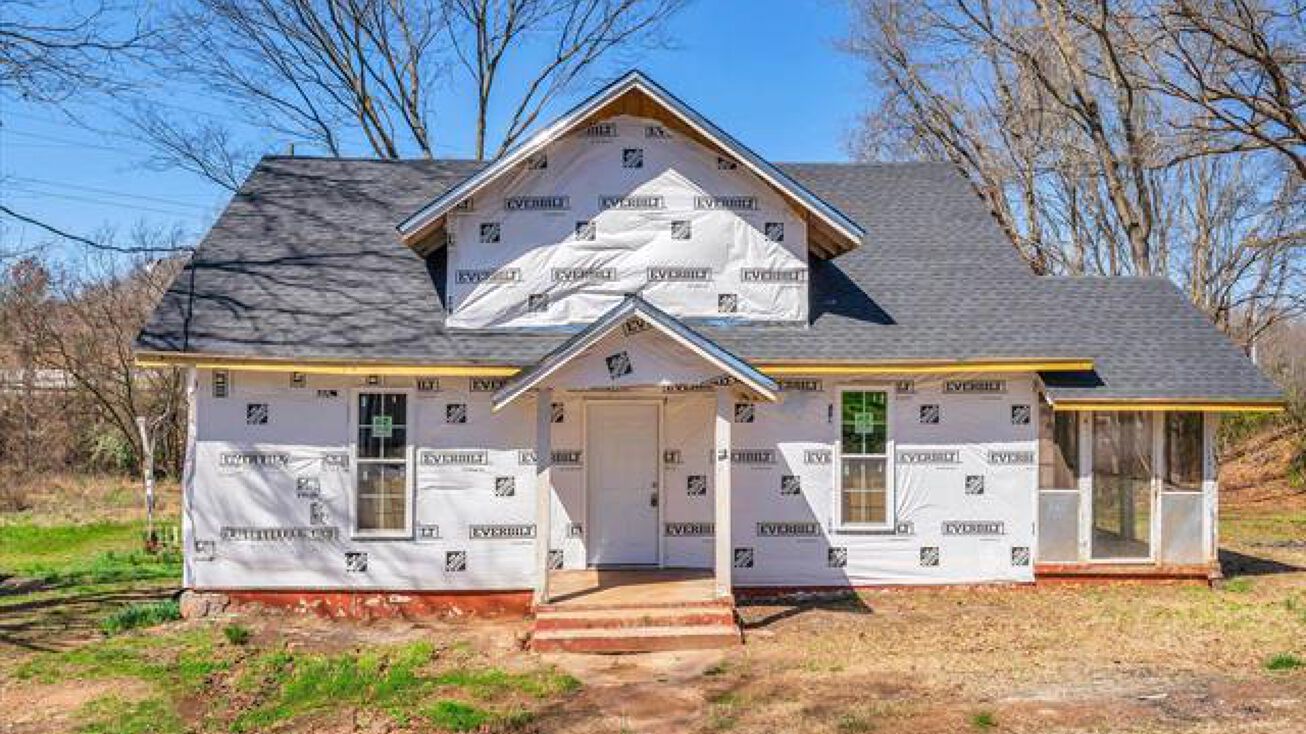 2 Redstone Rd, Greenville, SC 29611