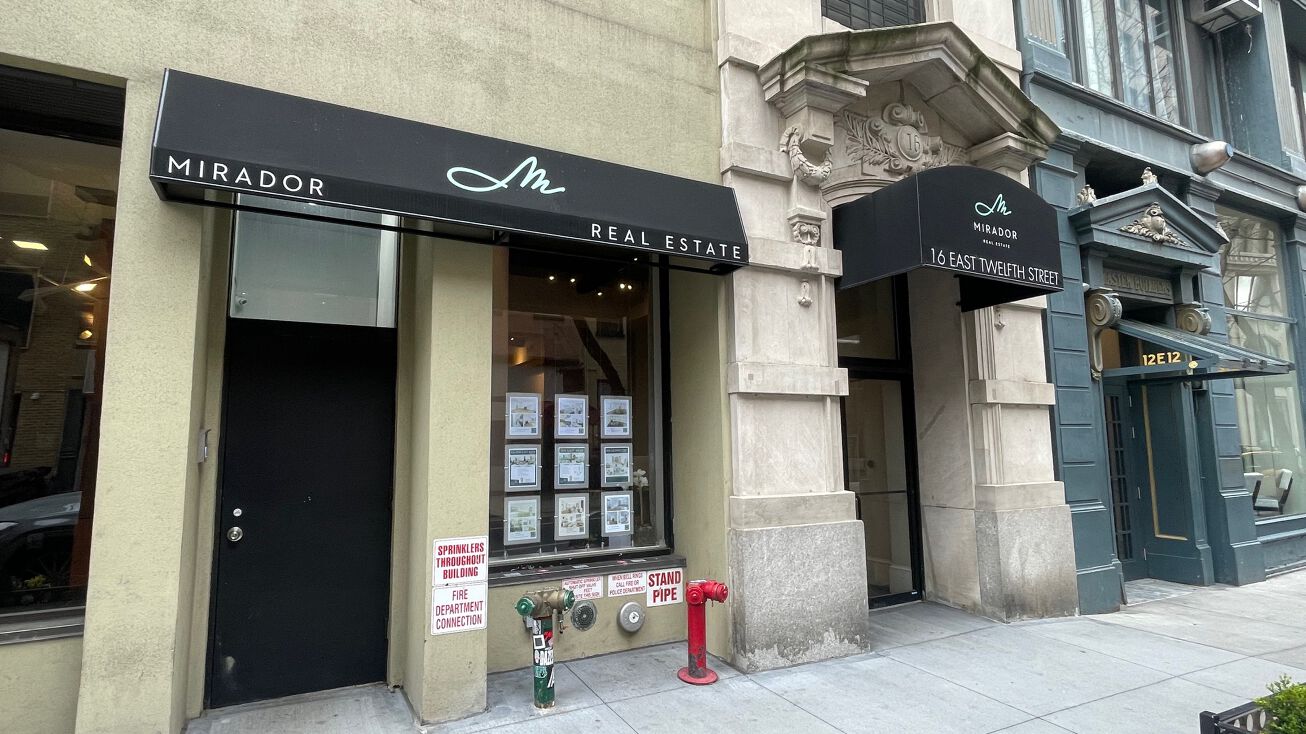 Pictures of Retail property located at 16 E 12th St, New York, NY 10003 for sales - image #1