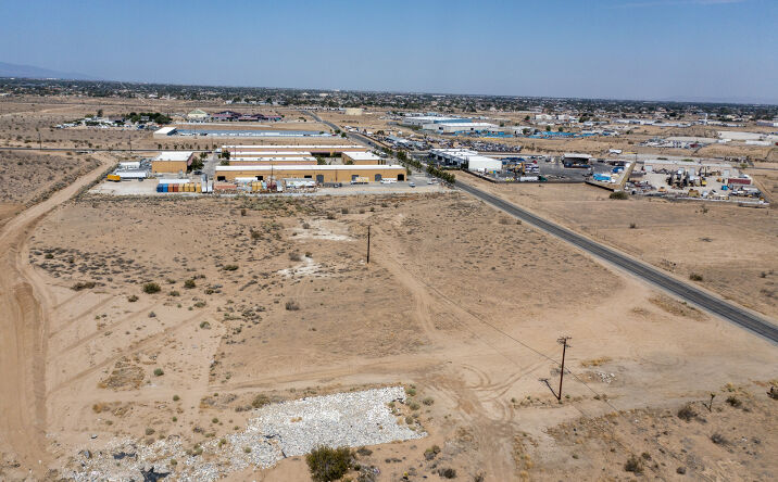 Pictures of Land, Industrial property located at Lemon, Hesperia, CA 92345 for sales - image #1