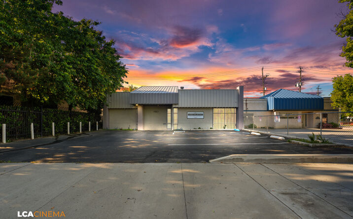 Pictures of Office property located at 2317 17th St, Bakersfield, CA 93301 for comps - image #1