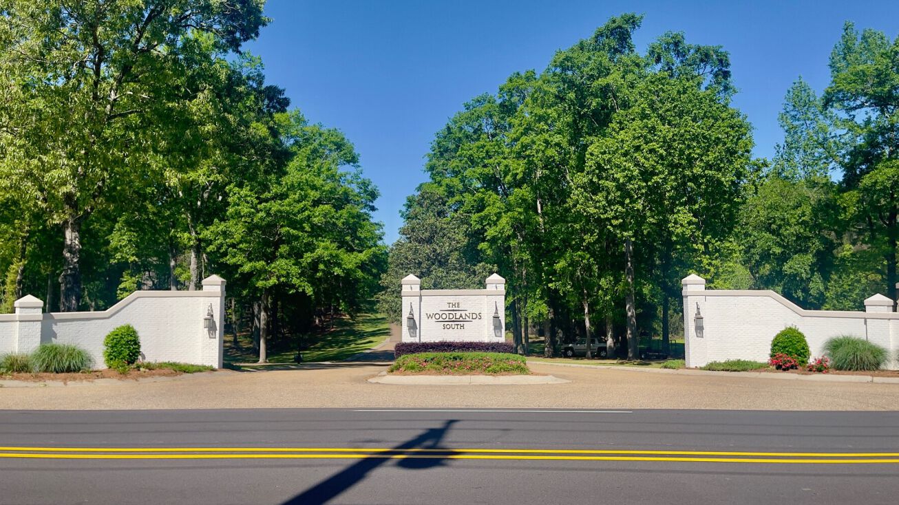 000 Woodlands Trace, Hattiesburg, MS 39402