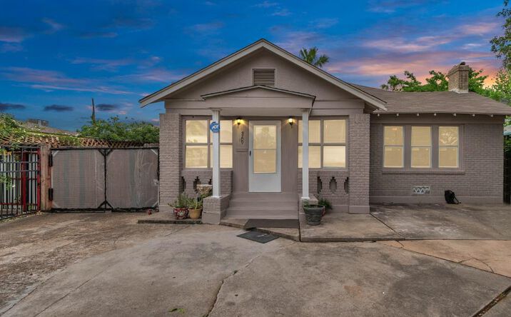 Pictures of Mixed Use property located at 8209 Howard Dr, Houston, TX 77017 for sales - image #1