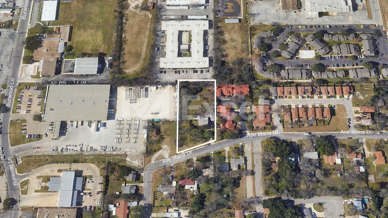 326 Ave Maria Dr, San Antonio, TX 78216