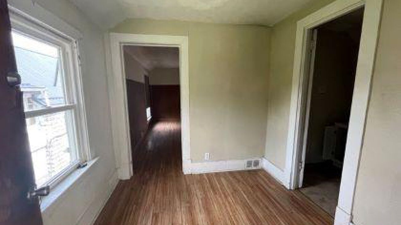 133 Thompson Ave, Donora, PA 15033