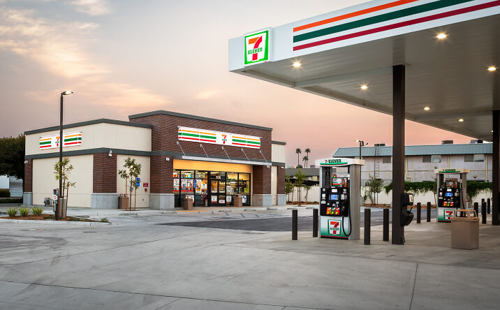 Pictures of Retail property located at 3130 24th St, Bakersfield, CA 93301 for sales - image #1