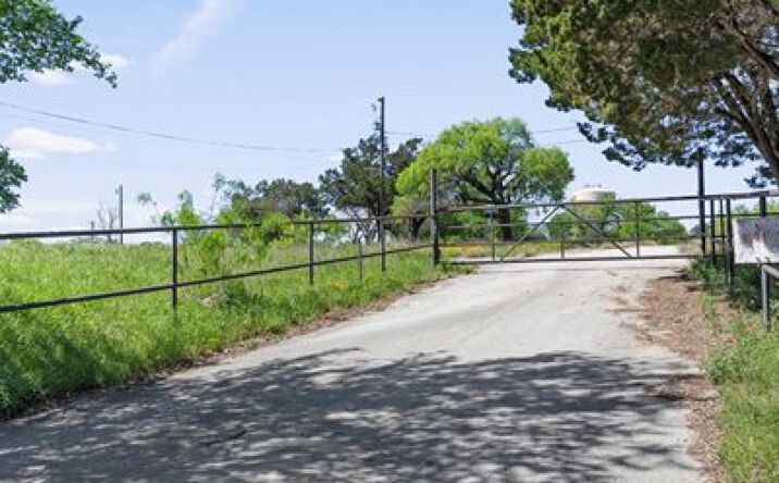 Pictures of Land property located at 2221 FM3009, Schertz, TX 78154 for sales - image #1