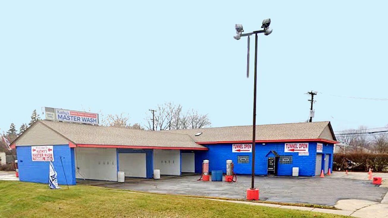 35481 Harper Ave, Clinton Township, MI 48035