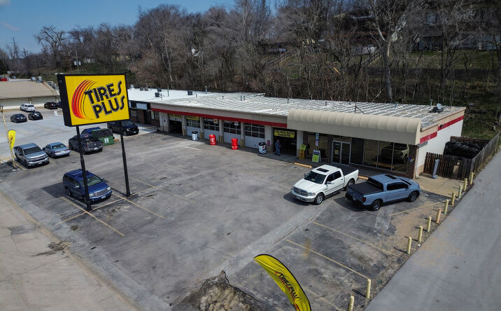 Pictures of Retail property located at 519 Fort Crook Rd N, Bellevue, NE 68005 for comps - image #1