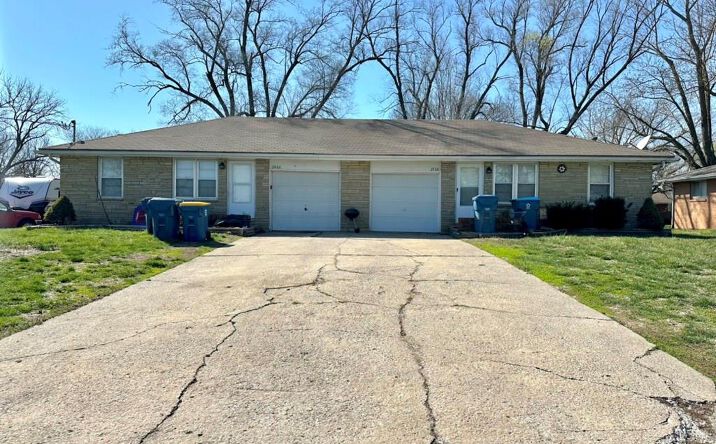 Pictures of Multifamily property located at 2904 N River Blvd, Independence, MO 64050 for sales - image #1