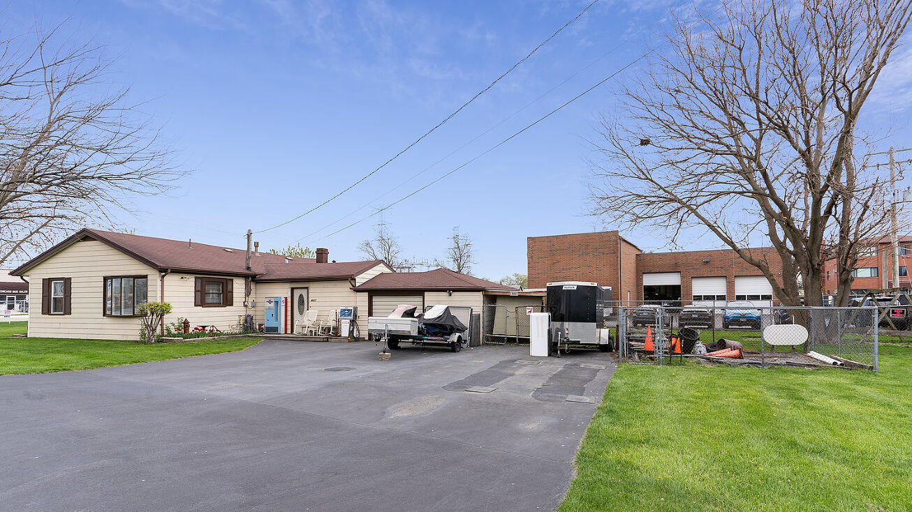 4657 Midlothian Turnpike, Crestwood, IL 60445