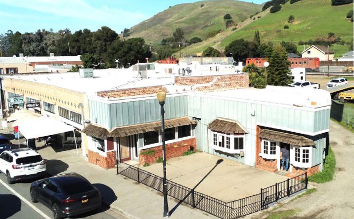 Pictures of Retail property located at 37396-37400 Niles Boulevard, Fremont, CA 94536 for sales - image #1