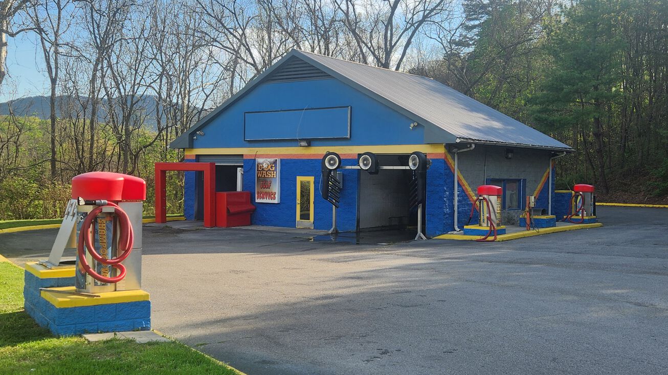 8093 Cloverdale Rd, Troutville, VA 24175