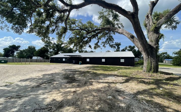 Pictures of Industrial property located at 2331 Broad St, Lake Charles, LA 70601 for sales - image #1