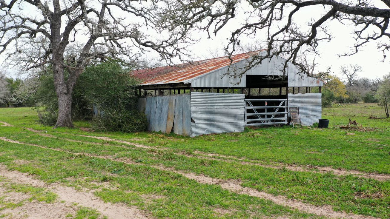 2776 Dentler Rd, Meyersville, TX 77974