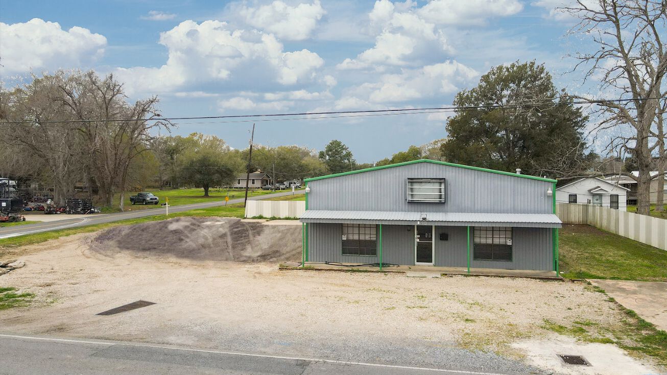 604 S Ave, Broussard, LA 70518