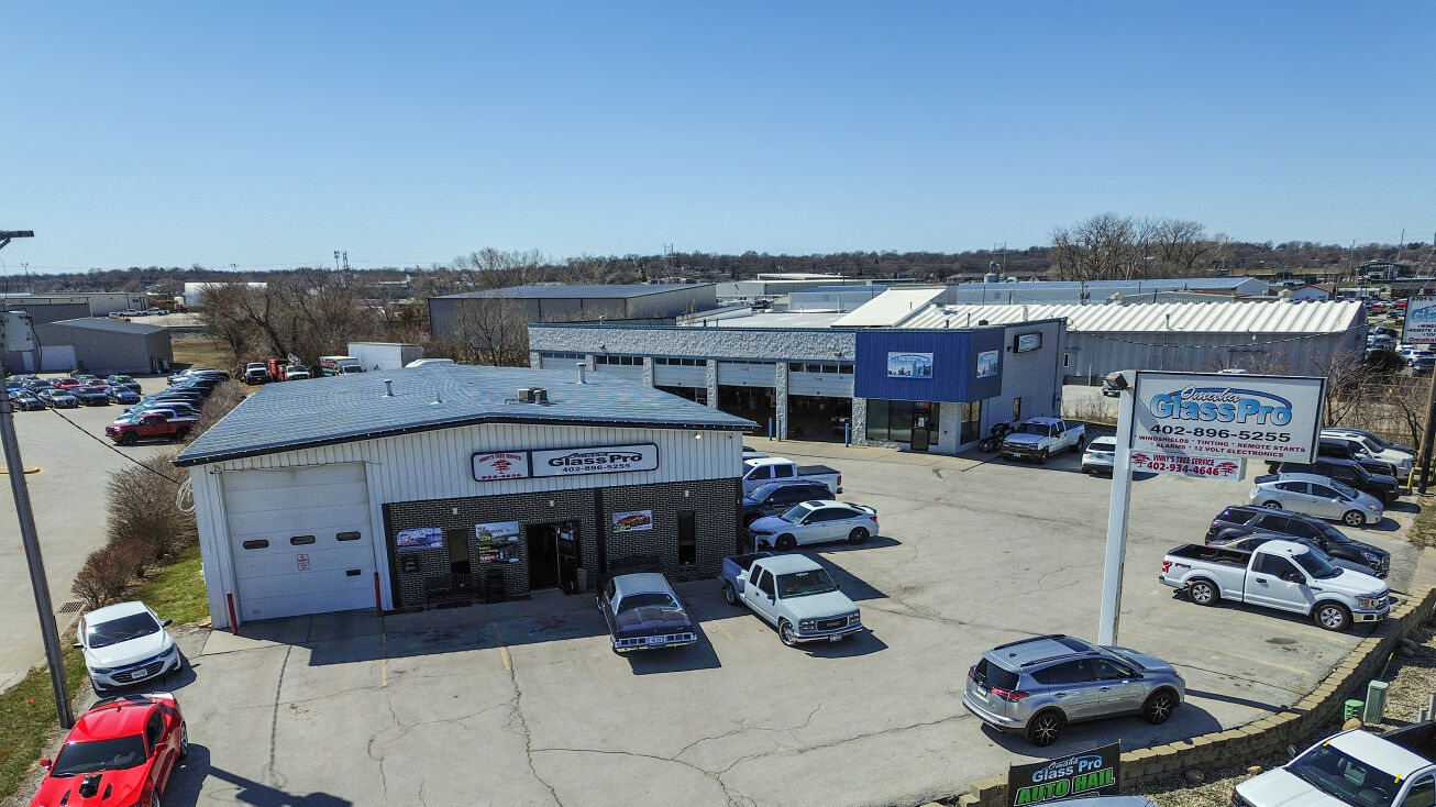 6701 L St, Omaha, NE 68117