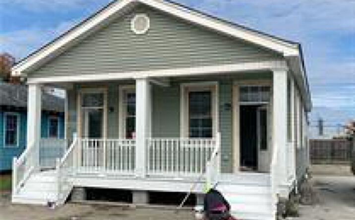 Pictures of Office property located at 213 Oak Ave, Harahan, LA 70123 for sales - image #1