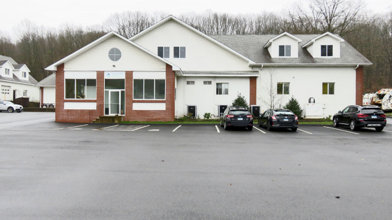 1262 Old Colony Rd, Wallingford, CT 06492
