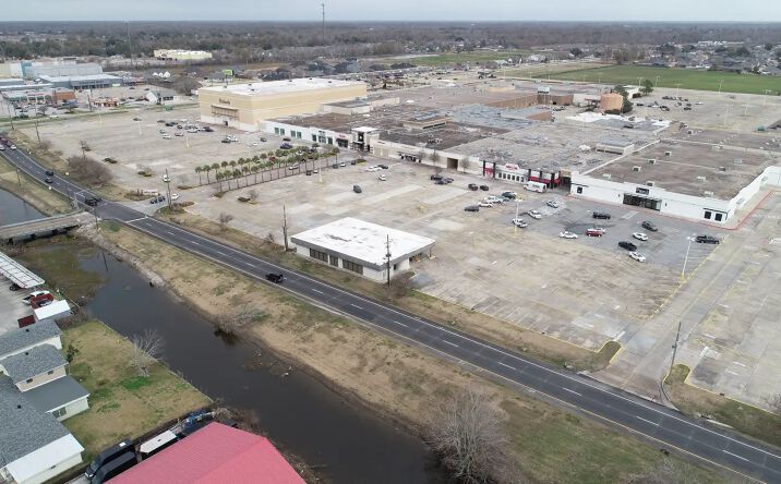 Pictures of Retail property located at 5977 W Park Ave, Houma, LA 70364 for sales - image #1