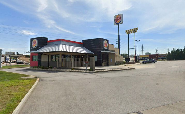 Pictures of Retail property located at 609 S Main St, O'Fallon, MO 63366 for sales - image #1