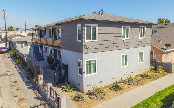 Pictures of Multifamily property located at 1464 Gardenia Ave, Long Beach, CA 90813 for sales - image #1