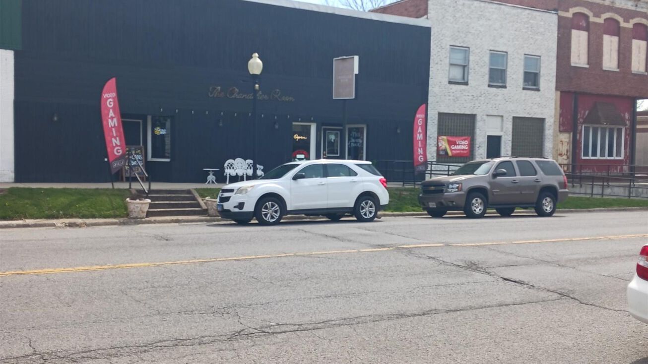 105 E FRANKLIN Street, Sesser, IL 62884