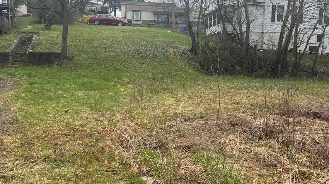 Ellison Ave, Louisville, KY 40204