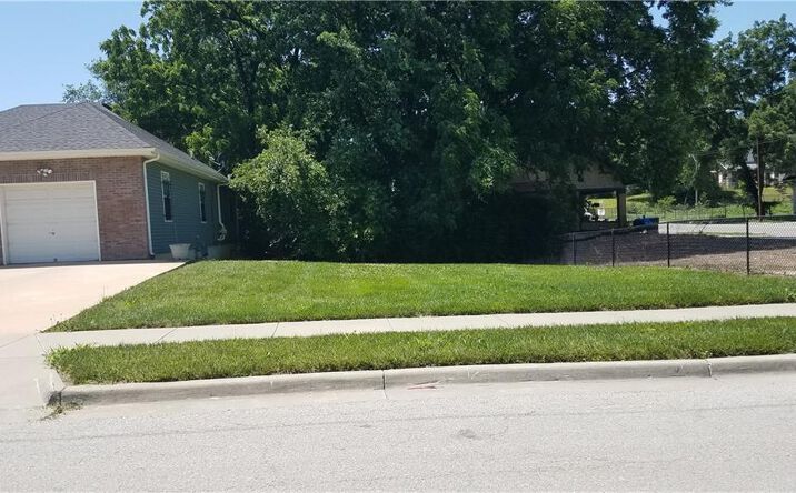 Pictures of Land, Multifamily property located at 3902 Highland Avenue, Kansas City, MO 64110 for sales - image #1
