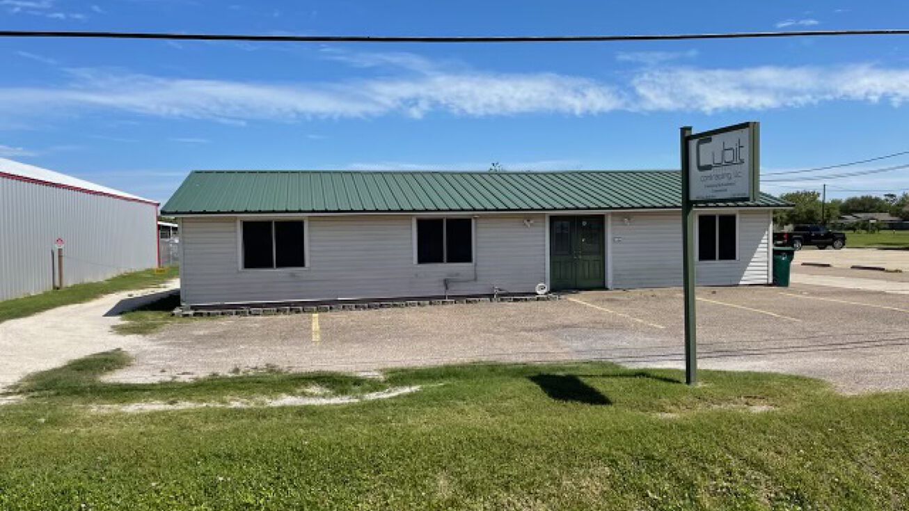 2009 Flour Bluff Dr, Corpus Christi, TX 78418