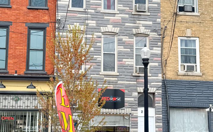 Pictures of Multifamily property located at 207 W King St, Lancaster, PA 17603 for sales - image #1