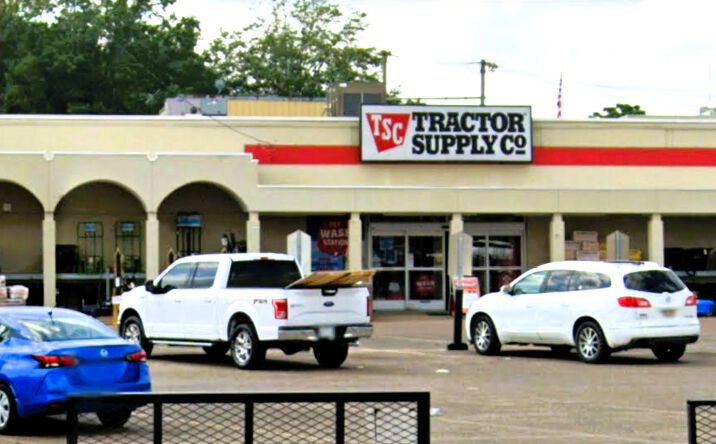 Pictures of Retail property located at 306 E Sunflower Rd, Cleveland, MS 38732 for sales - image #1