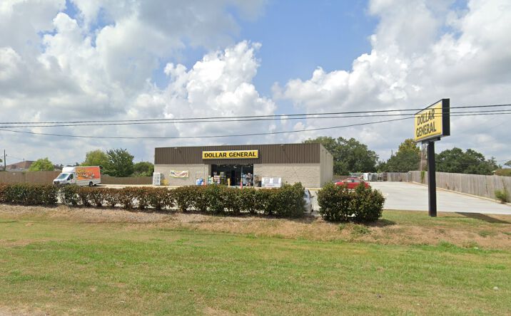 Pictures of Retail property located at 13900 LA-23, Belle Chasse, LA 70037 for sales - image #1