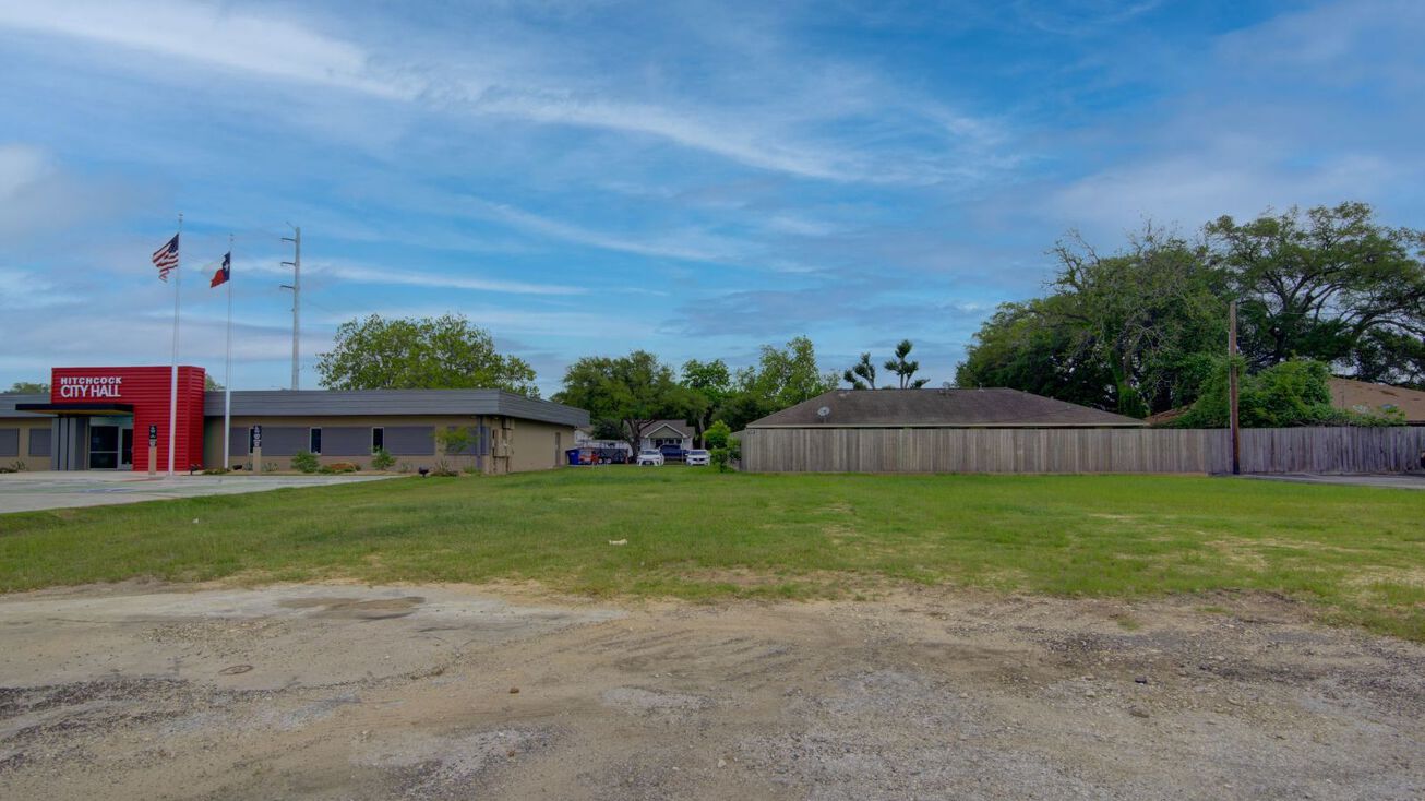 8030 Hwy 6, Hitchcock, TX 77563