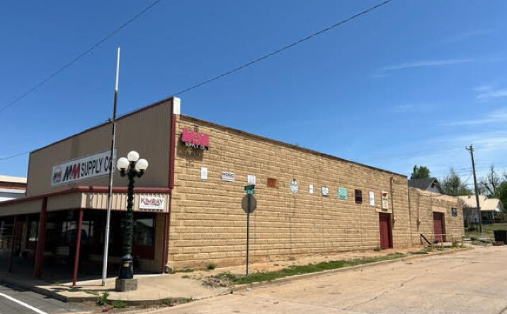 Pictures of Retail property located at 402 N Main St, Cement, OK 73017 for sales - image #1