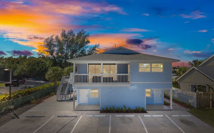 Pictures of Multifamily property located at 741 Hernando St, Fort Pierce, FL 34949 for sales - image #1