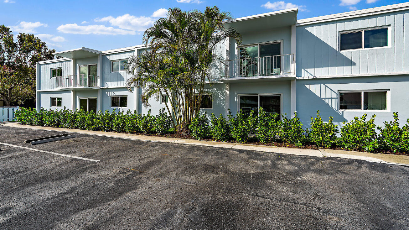 401 Southwind Drive, North Palm Beach, FL 33408